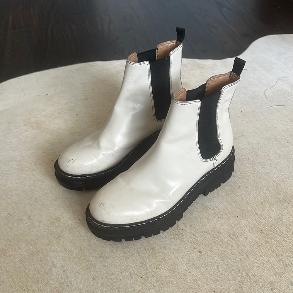 Marc Fisher Pirro Chelsea Leather Ankle Bootie